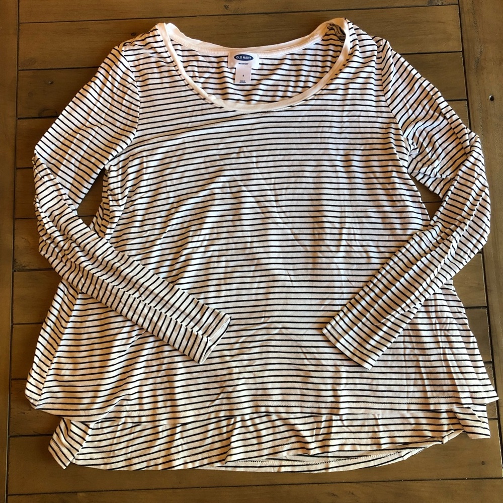 Old Navy double layer maternity/nursing shirt